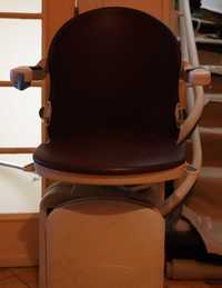Cadeira elevatória Handicare com pouco uso