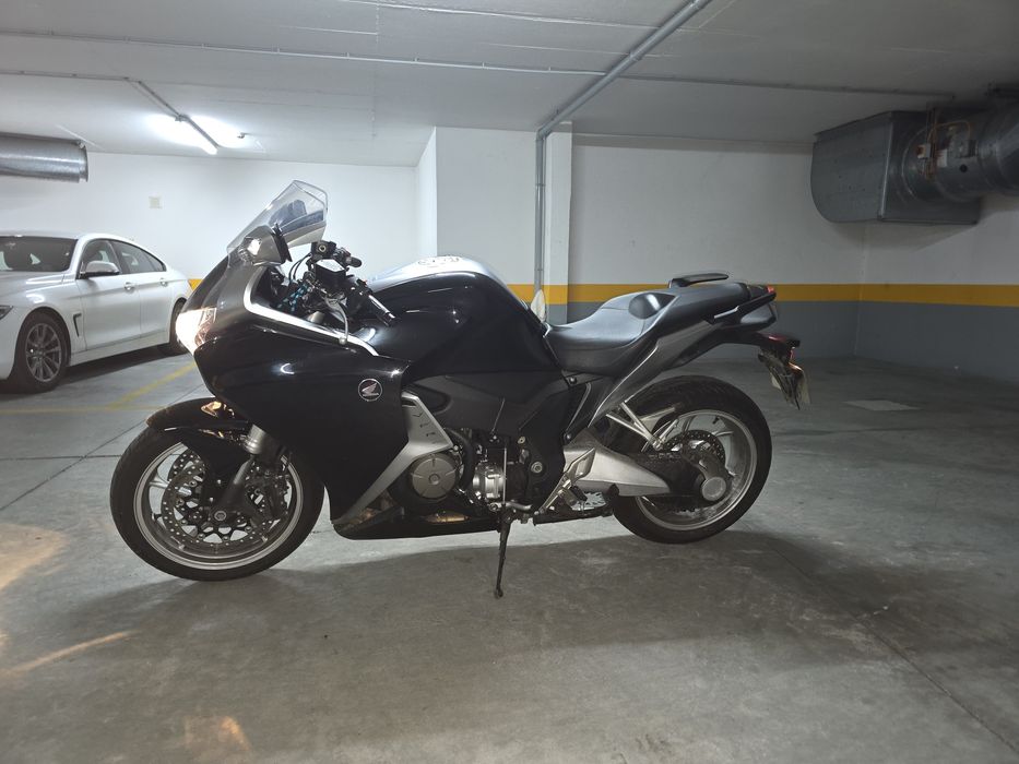 VFR 1200 F versão 2013 como nova