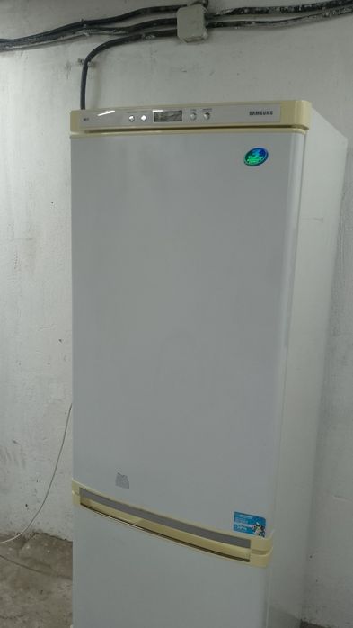 Продам холодильник