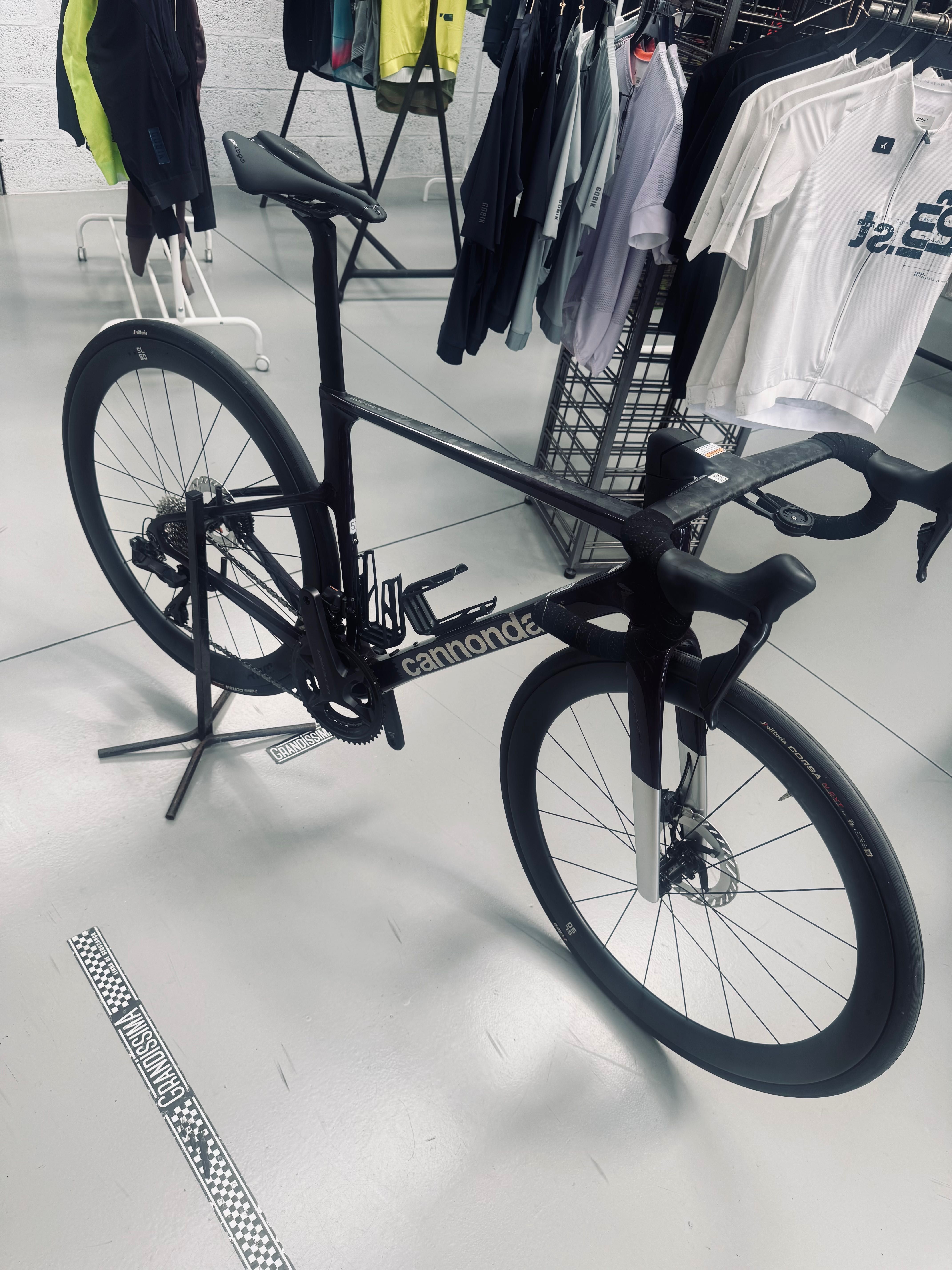 Cannondale SuperSix EVO
Hi-MOD 2