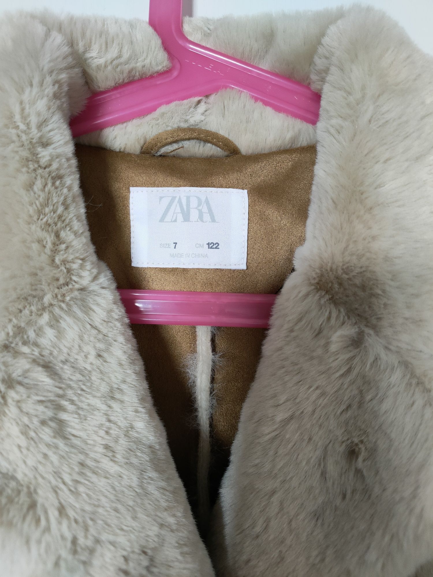 Płaszczyk futerko Zara 122 jak nowy