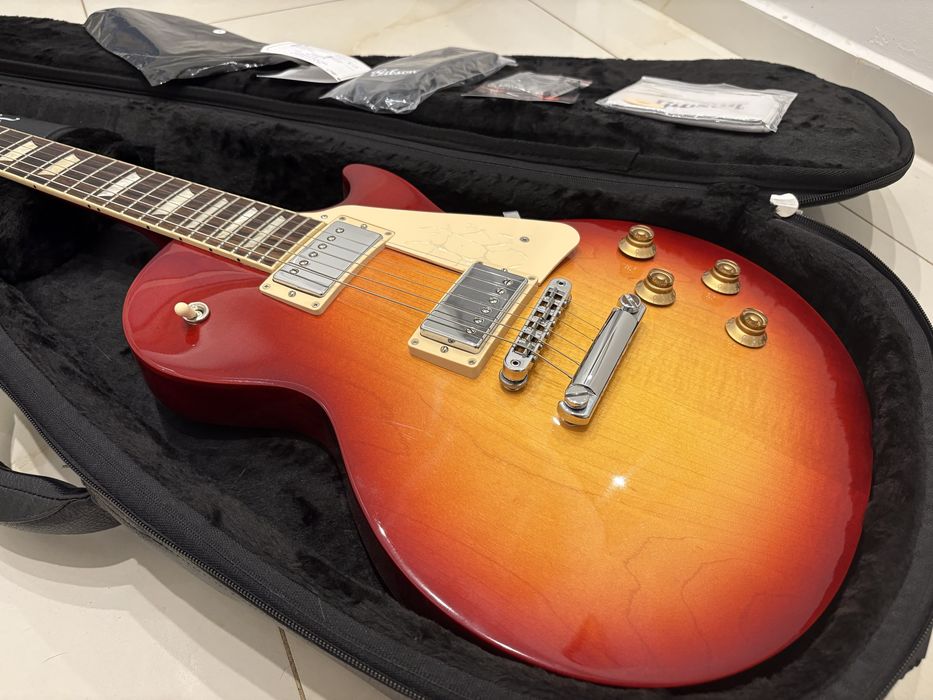 Gibson Les Paul Studio CherrySunburst 2024