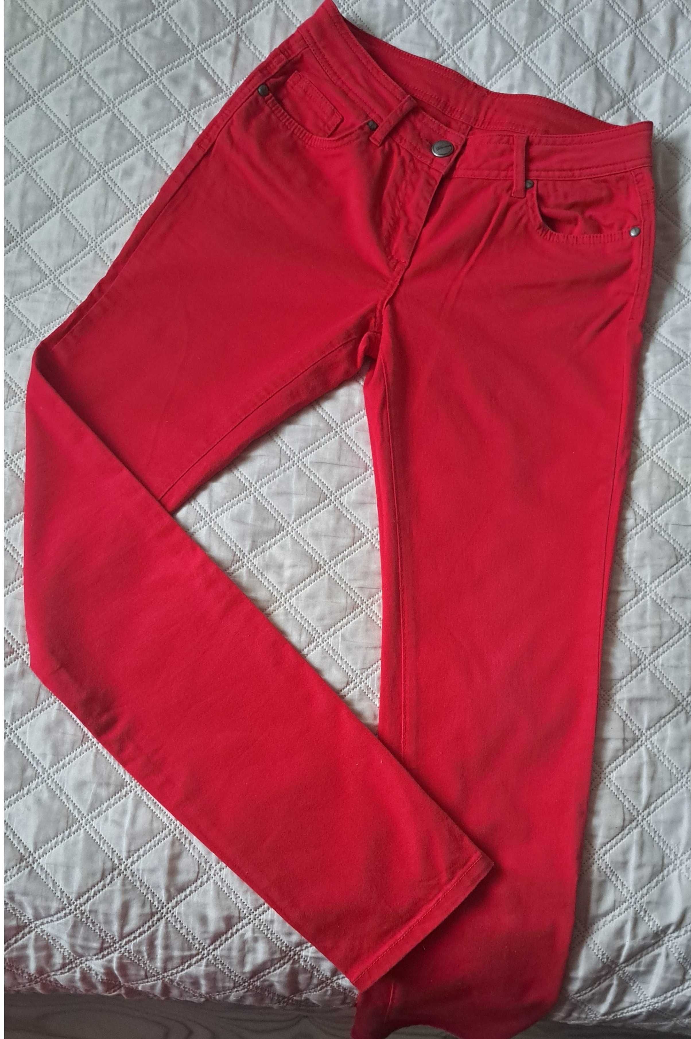 Czerwone spodnie jeansy skinny F&F