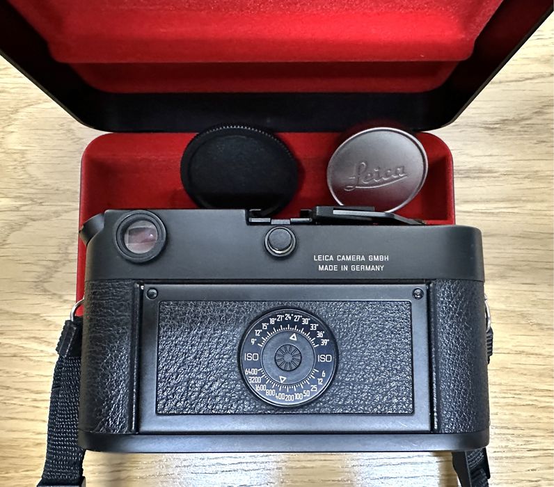Máquina fotográfica Leica M6 + Summicron f=5 cm 1:2