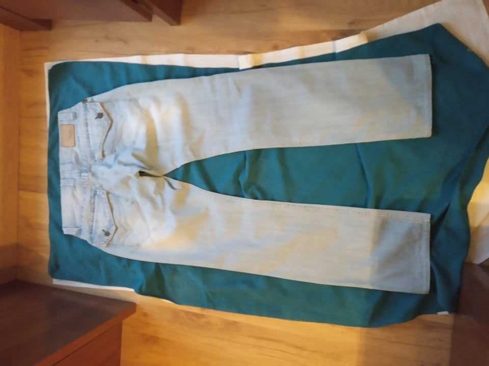 Spodnie jeansowe - jasne - rozmiar: 31 / 34 - "Pepe Jeans".