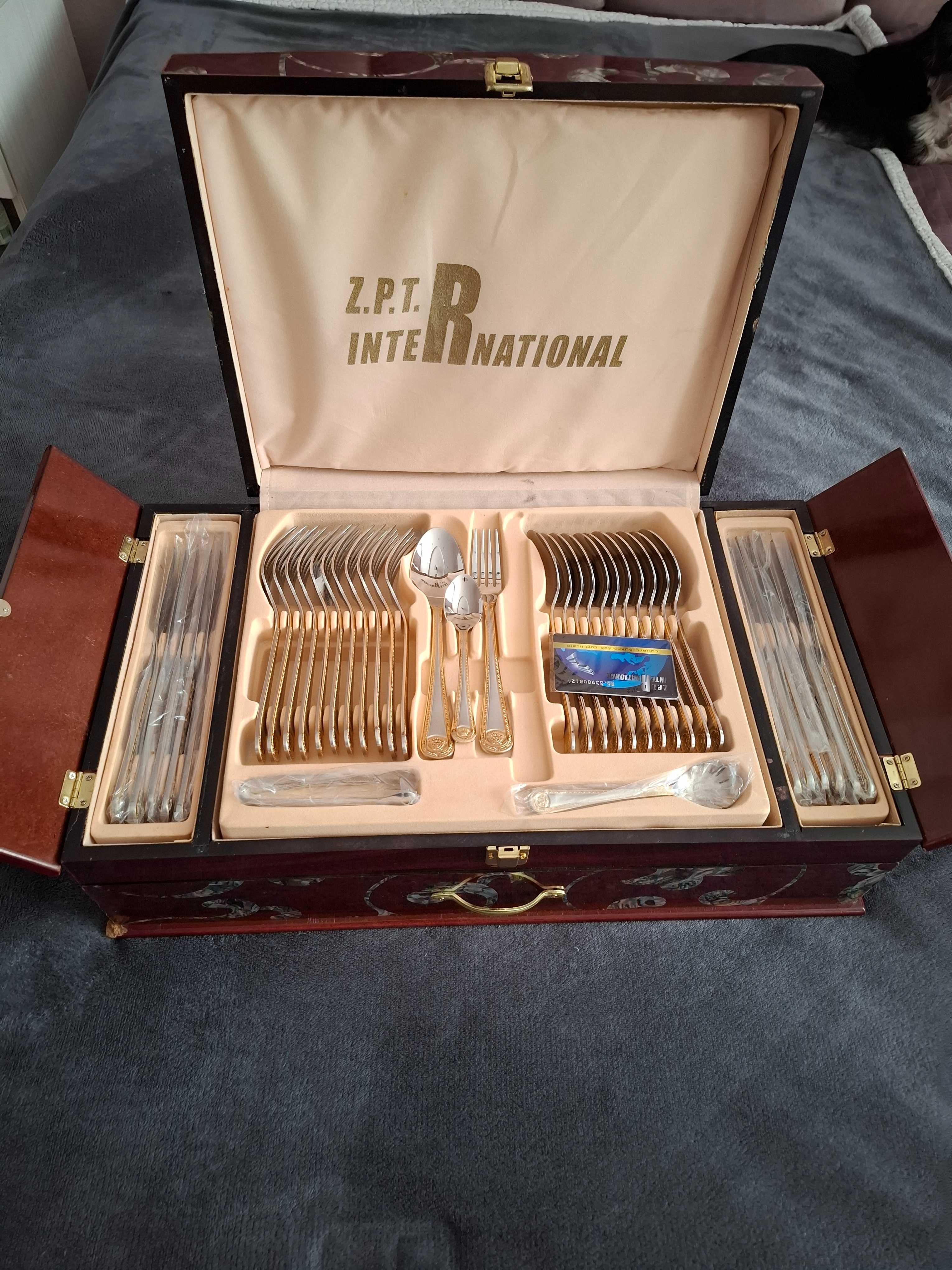 Набір столових приборів Z.p.t International на 12 персон, 72 одиниці