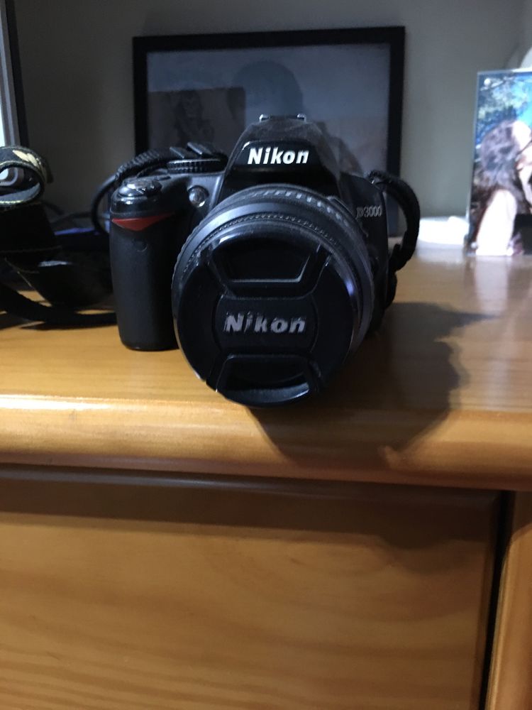 Vendo Nikon D3000