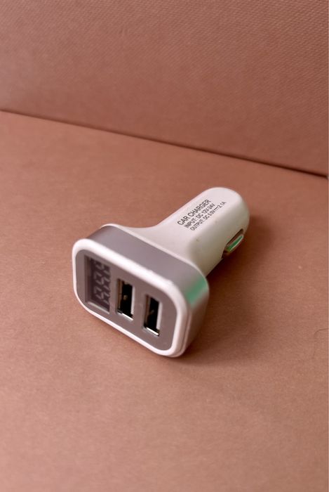 Адаптер автомобільний Sit&GO з вольтметром