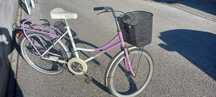 Bicicleta antiga senhora