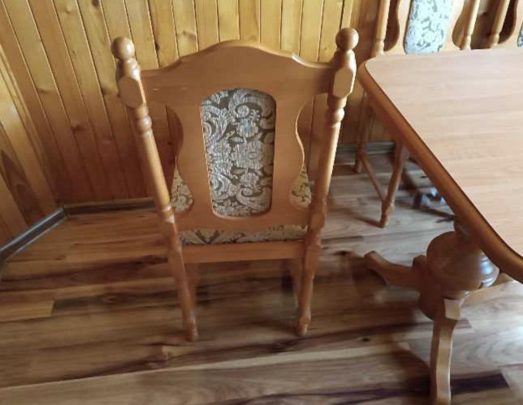 Stół z 6 krzesłami