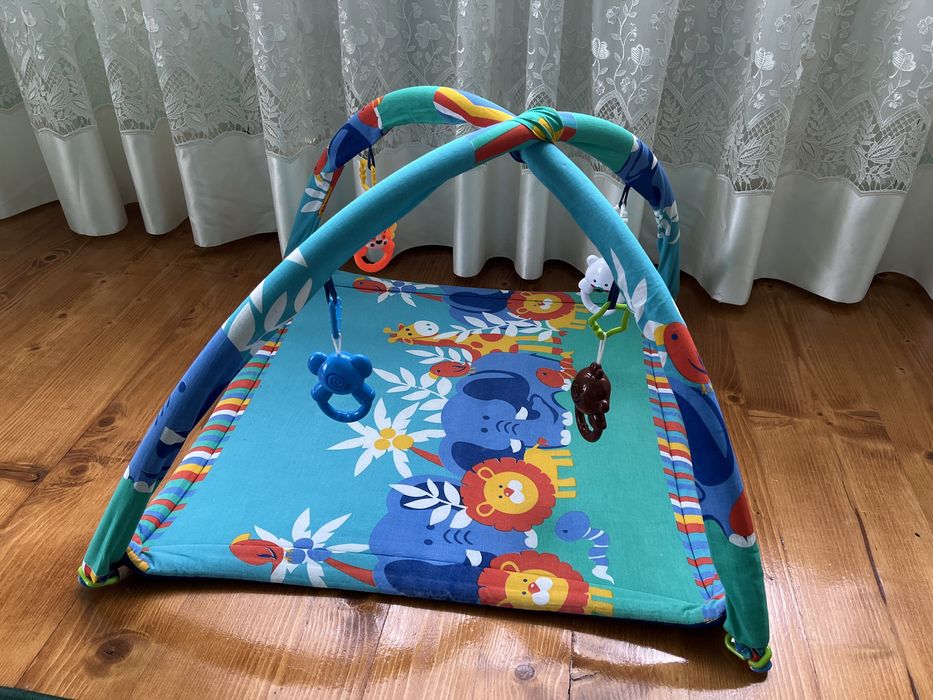 Розвиваючий килимок для малюків