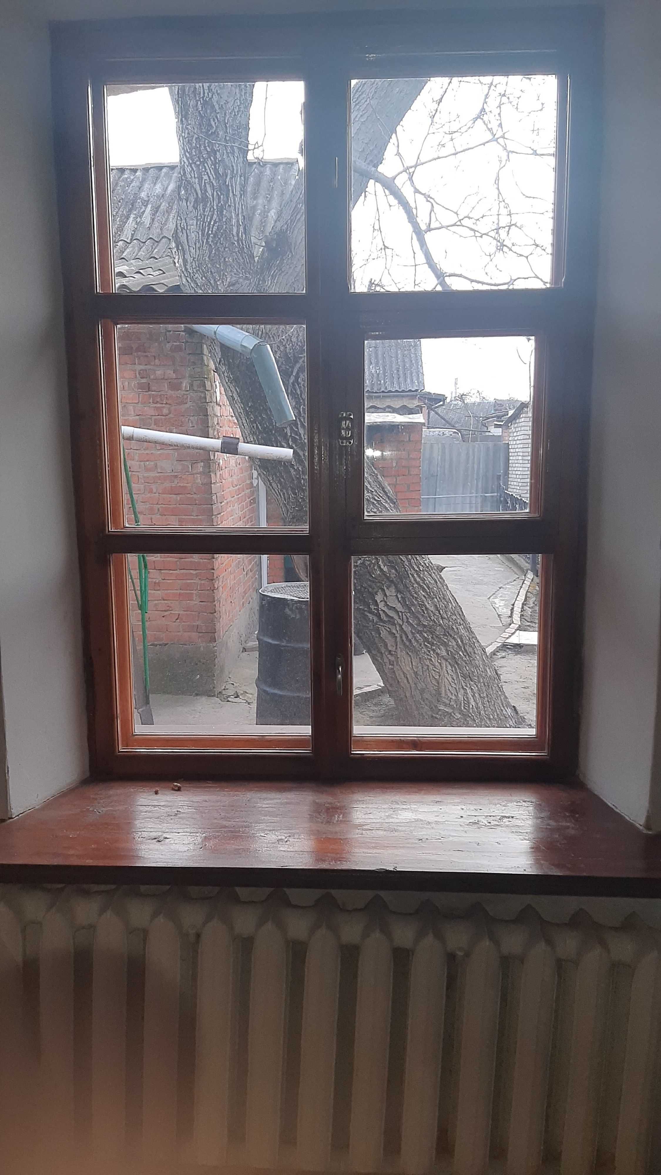 Віконні блоки соснові. Вхідні двері  і вікна ПВХ (металопластик)