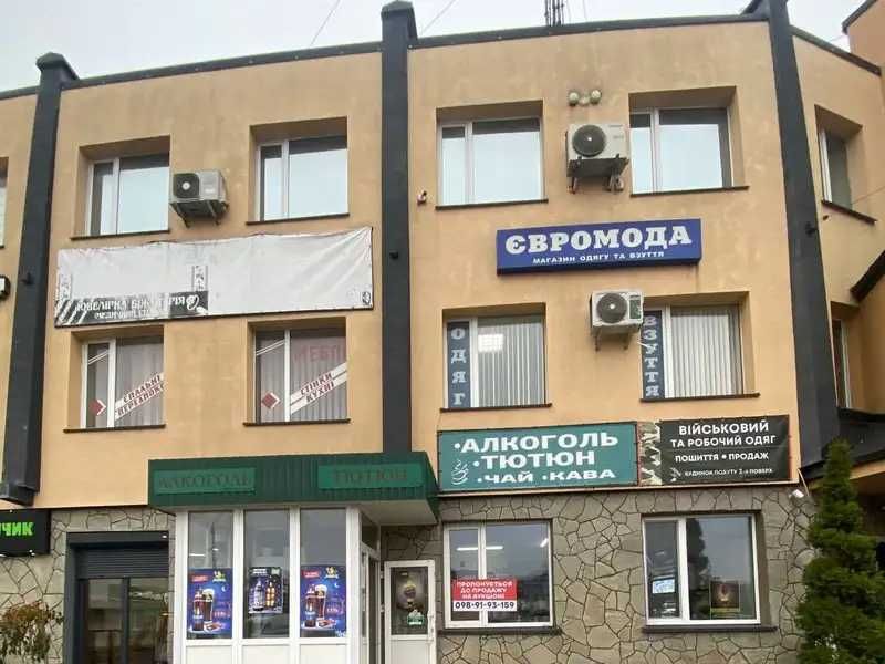 частина неж приміщення, с. Ратне, вул. Соборна (1-го Травня), буд. 1