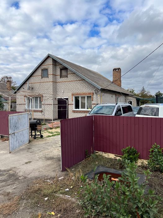 Продам дом в тихом месте с большим участком земли