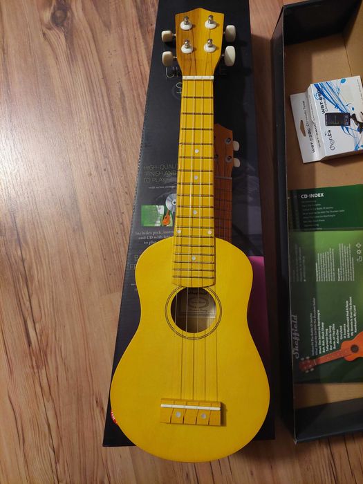Ukulele z elektrycznym stroikiem