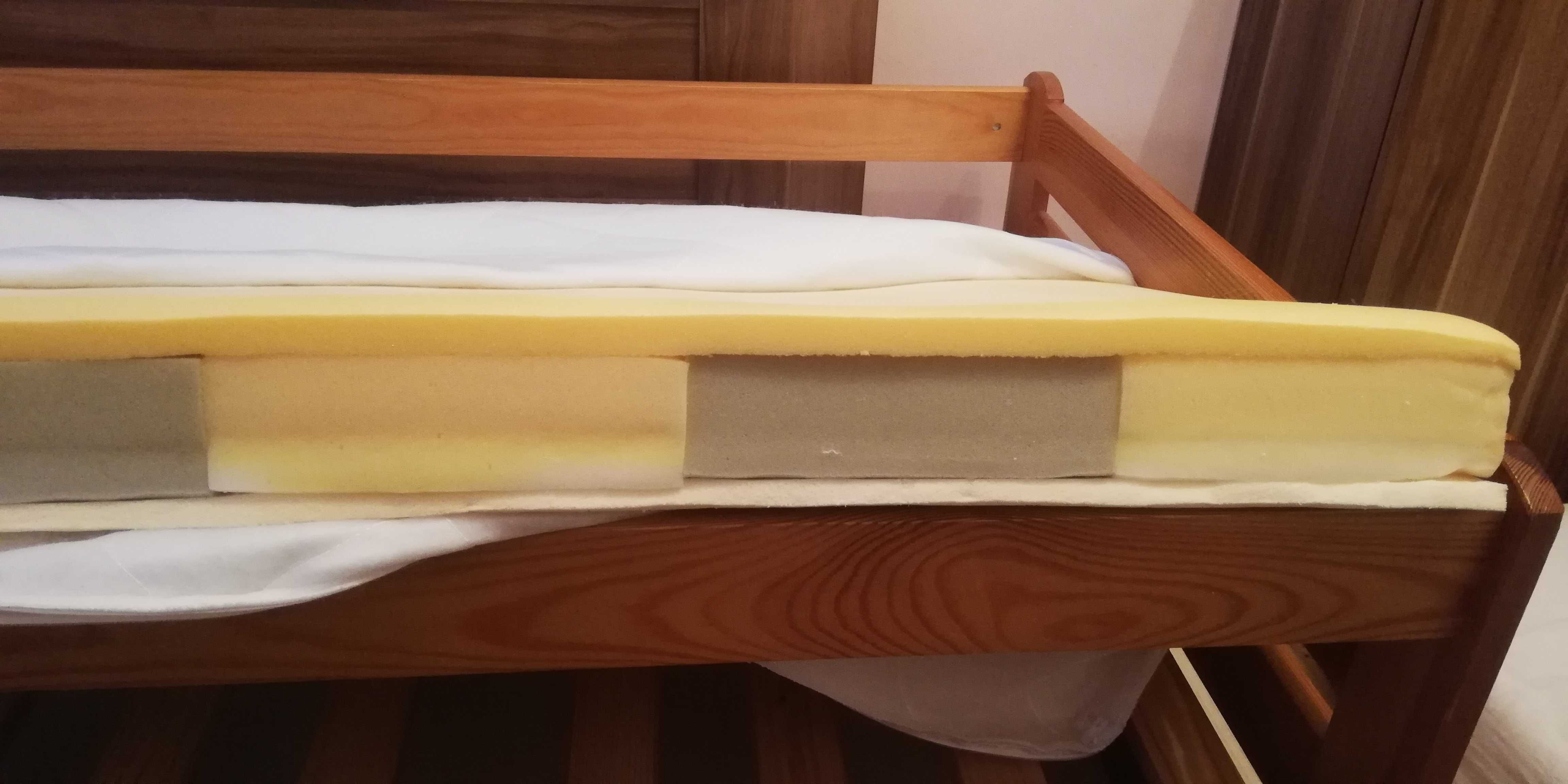 Łóżko łóżeczko drewniane  z materacem