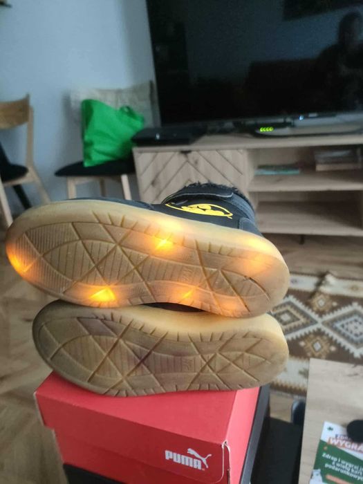 Buty jesień / zima Batman H&M r. 28 świecące - dobry stan