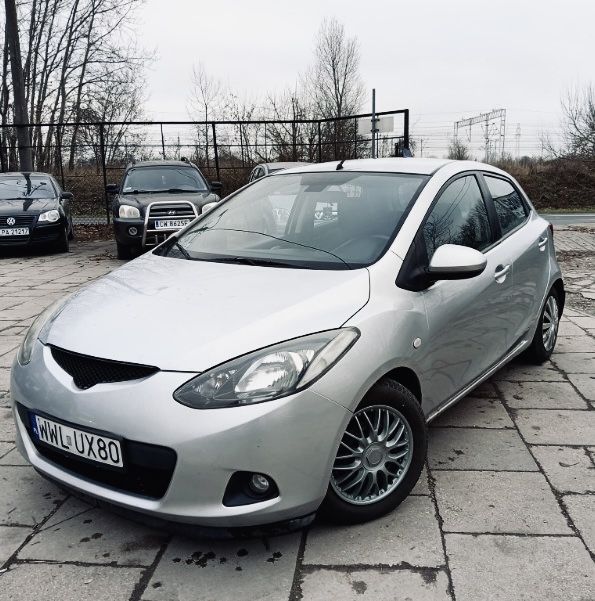 Mazda 2 bdb stan ładna sprawna klima grzane fotele