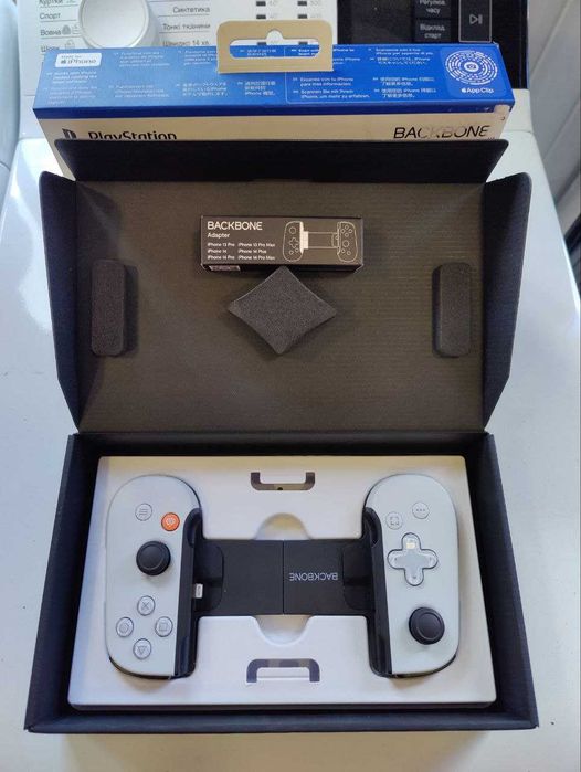 Геймпад BACKBONE ONE PlayStation Edition Lightning (White)