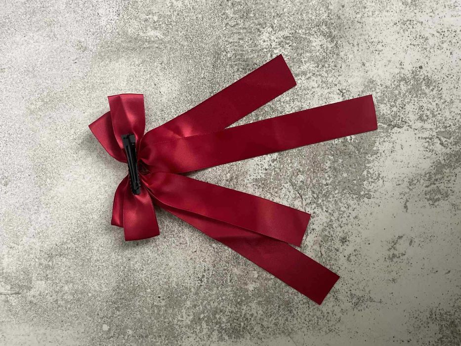 Czerwona kokarda spinka do włosów