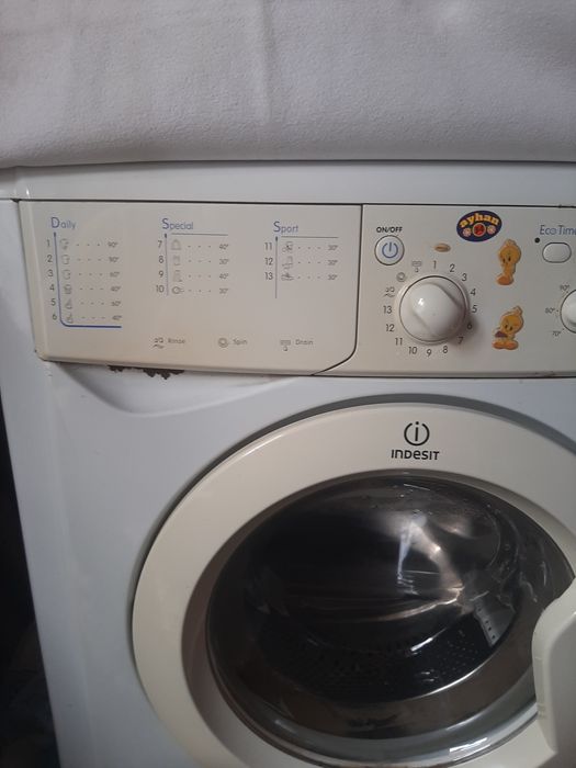 Пральна машина Indesit IWSC 5085