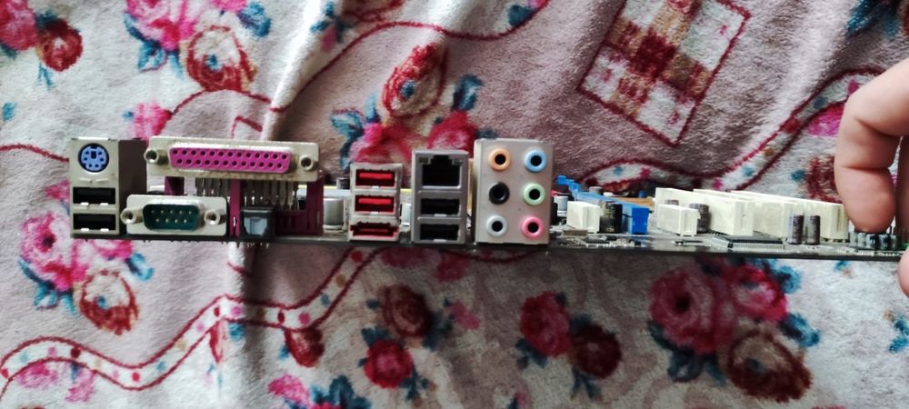 Материнская плата