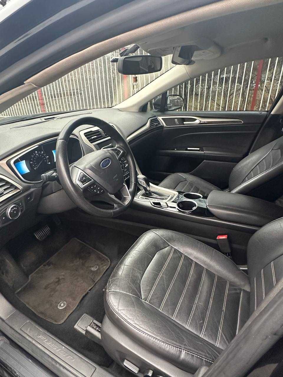 Ford Fusion Hybryd 2013 Рік