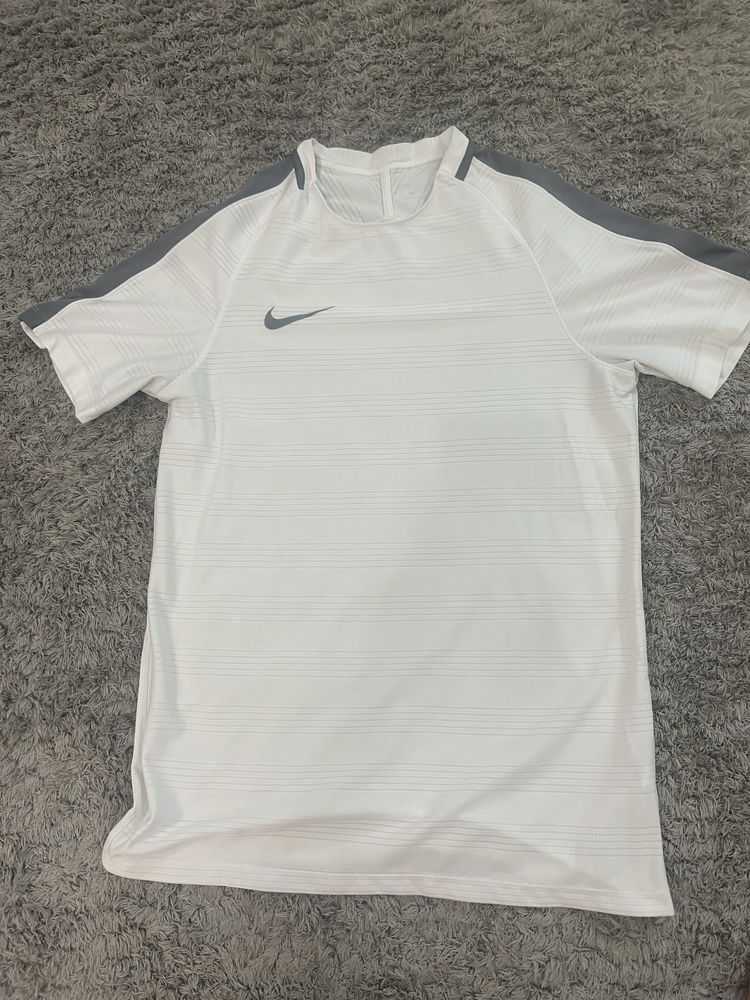 футболка nike