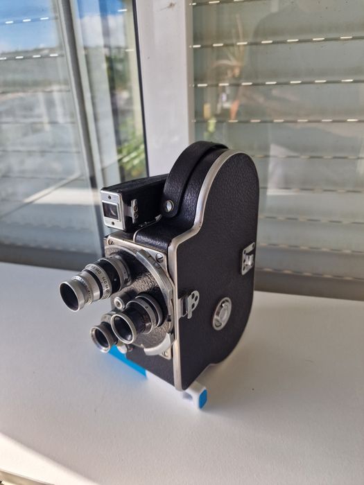 Máquina de filmar Paillard Bolex 16 mm