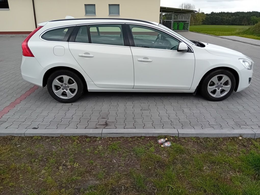 Volvo V60 2012 r 1.6D DOINWESTOWANE