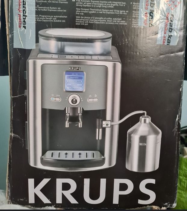 Ekspres automatyczny Krups i Karton i Pojemnik Cappuccino i Caffee