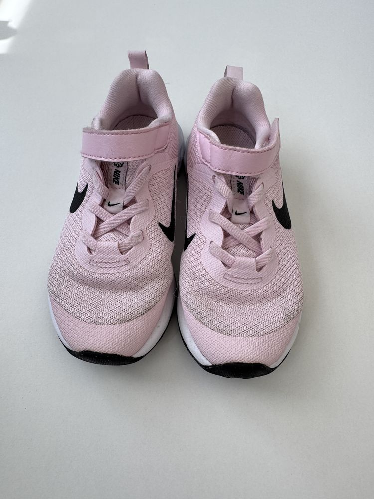 Кросівки nike на дівчинку 28,5 розмір