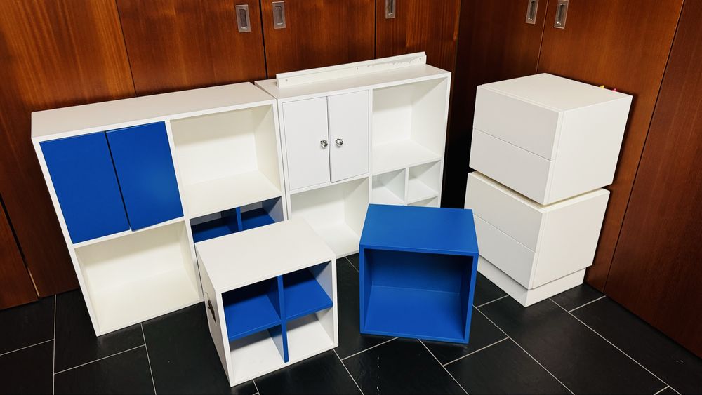 Cabeceiras de cama e cubos de arrumacao