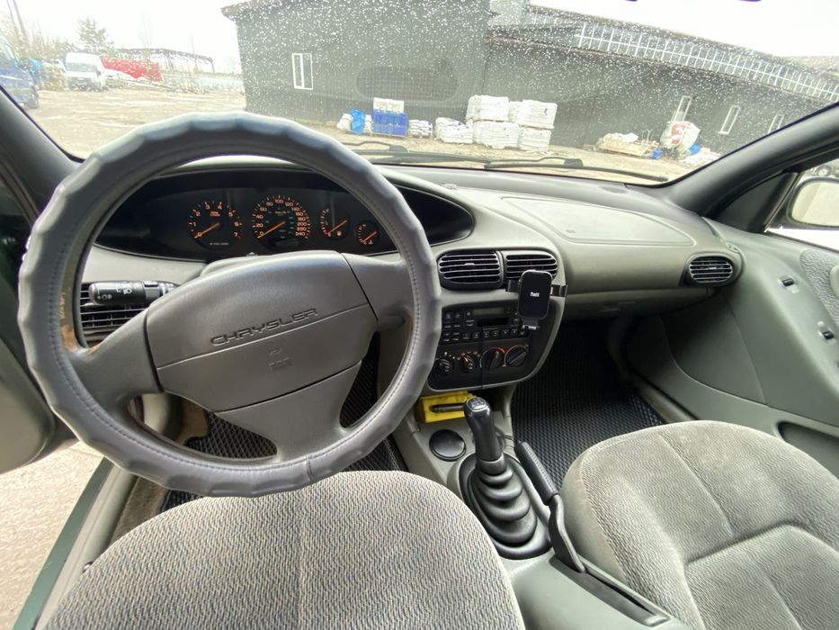 Chrysler Stratus LE 2.0