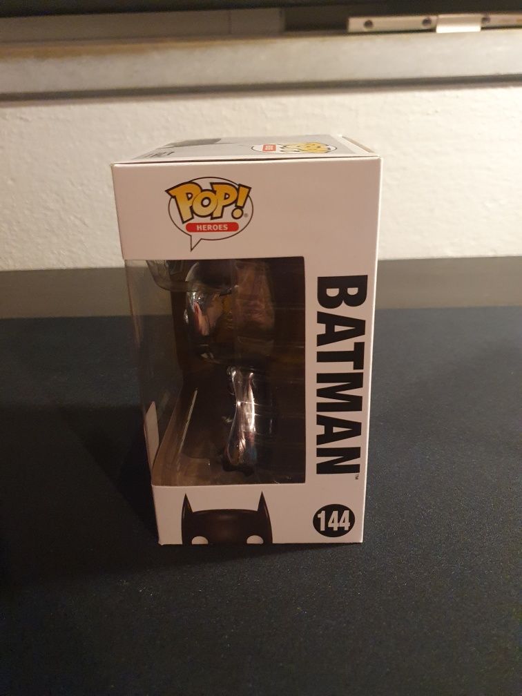 Funko pop batman black chrome