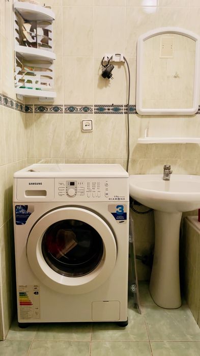 Продаж двох кімнатноі квартири