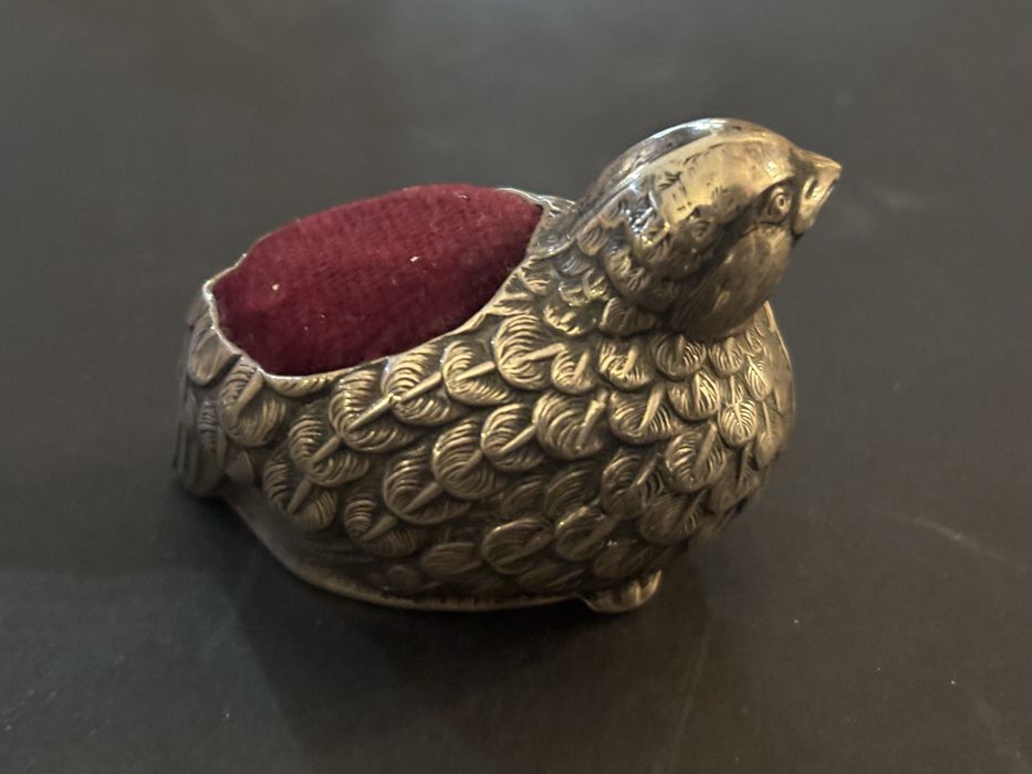 Alfineteiro codorniz em prata portuguesa