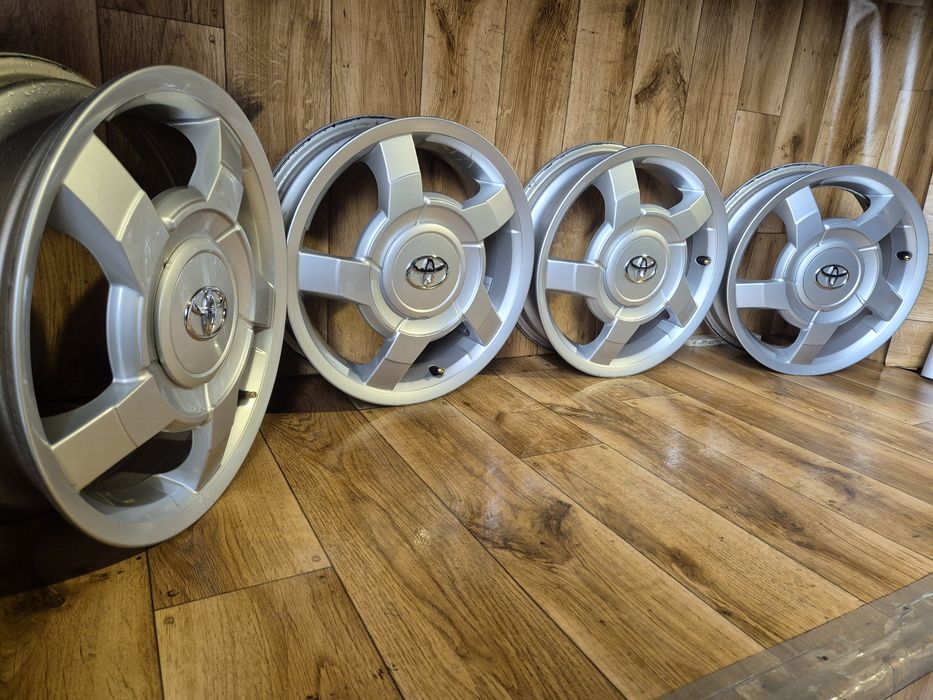 Felgi Toyota 15cali 4x100 et35 4,5j stan idealny Yaris Aygo