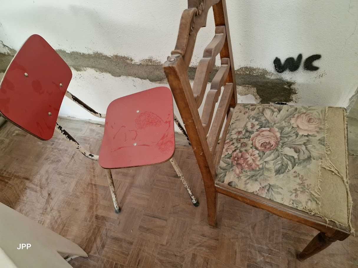 Recheio de casa - Lote para venda Feira da Ladra / Bagageira