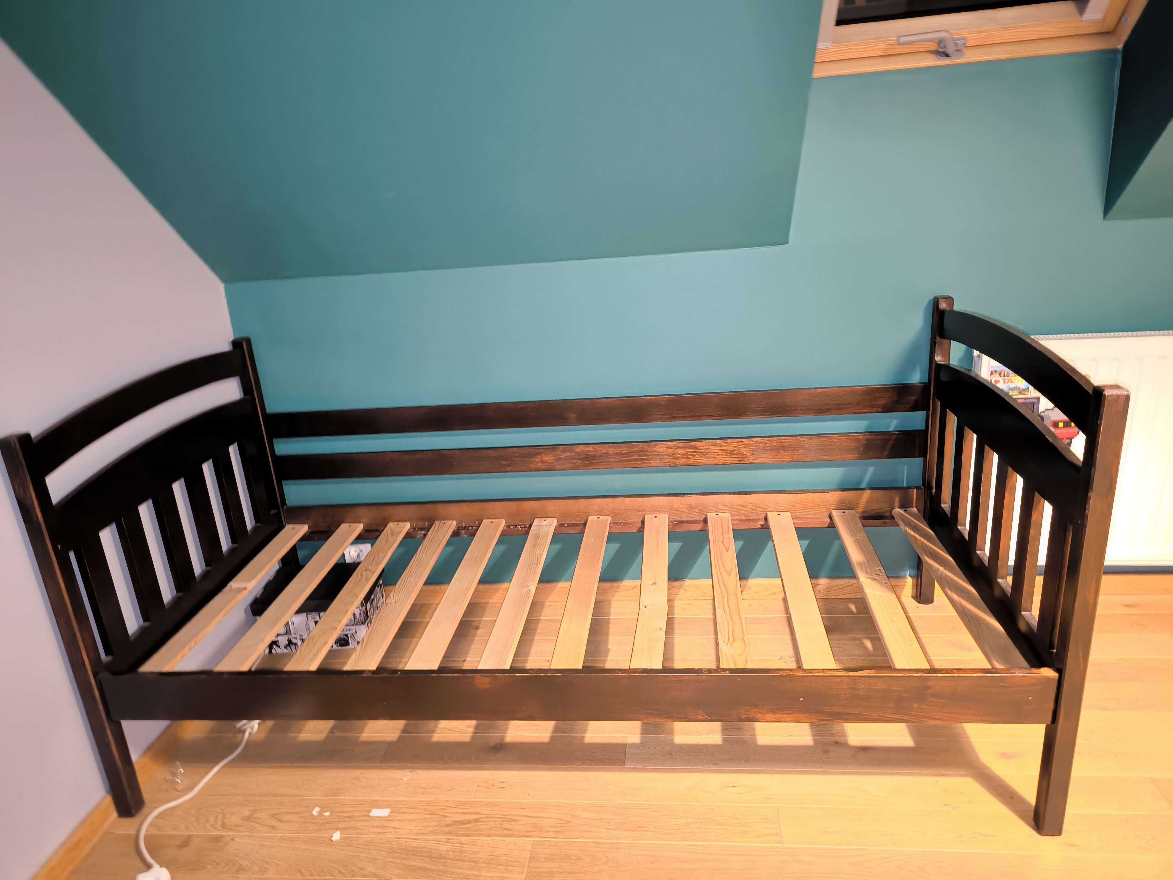 Drewniane łóżko 187cm dlugosc 86cm szerokosc