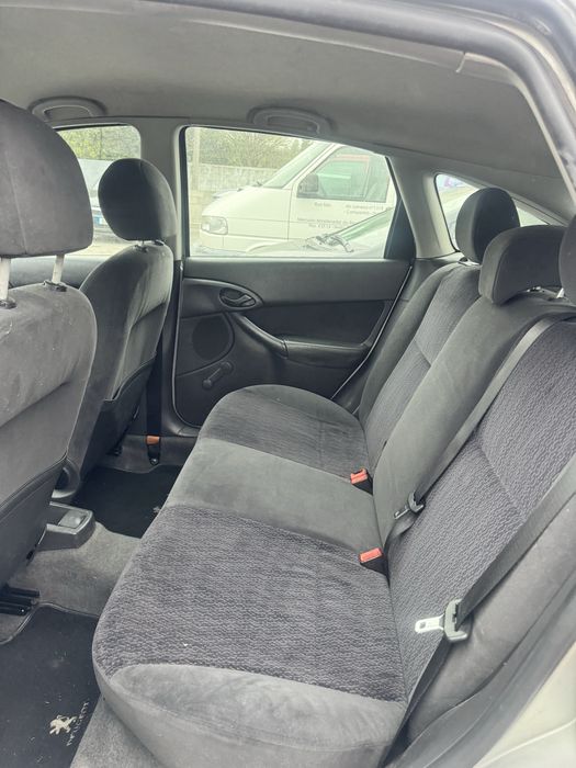 Ford Focus 1.4i 75cv