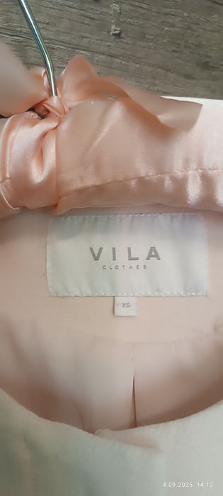 Płaszczyk jesienny długi żakiet pudrowy róż  Vila