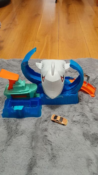 Трек Hot Wheels акула як новий хот вілс