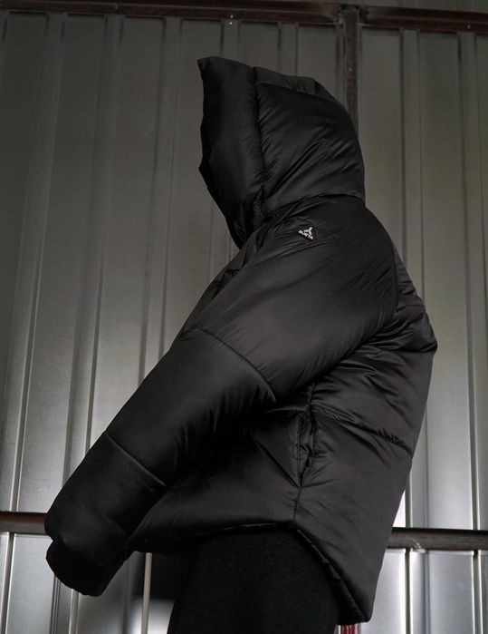 Тепла куртка з капюшоном