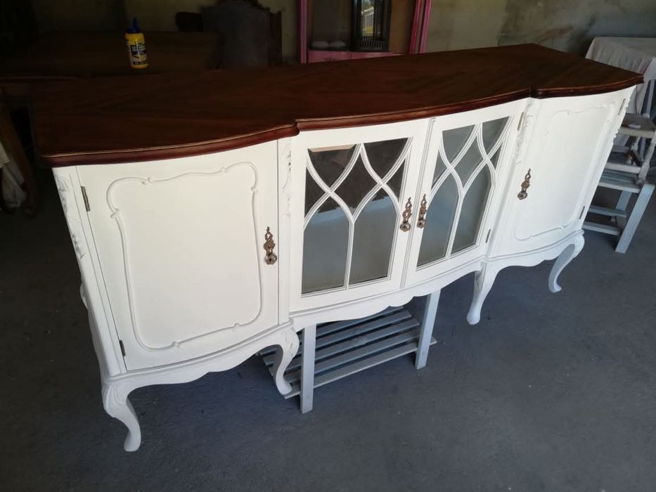 Comoda vintage com vitrine