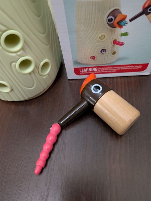 Магнітна гра "Нагодуй дятлика" для 2+ років