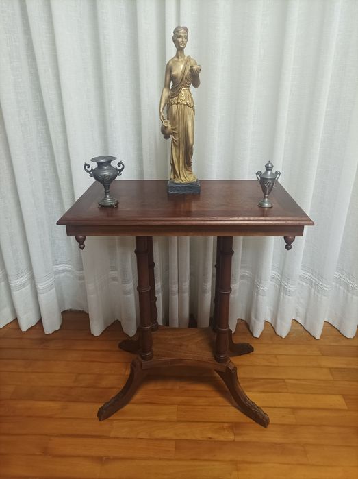 Mesa antiga de apoio alta restaurada estilo inglês