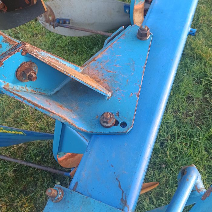 Pług OVERUM  CX 4 skibowy obrotowy.  4x50