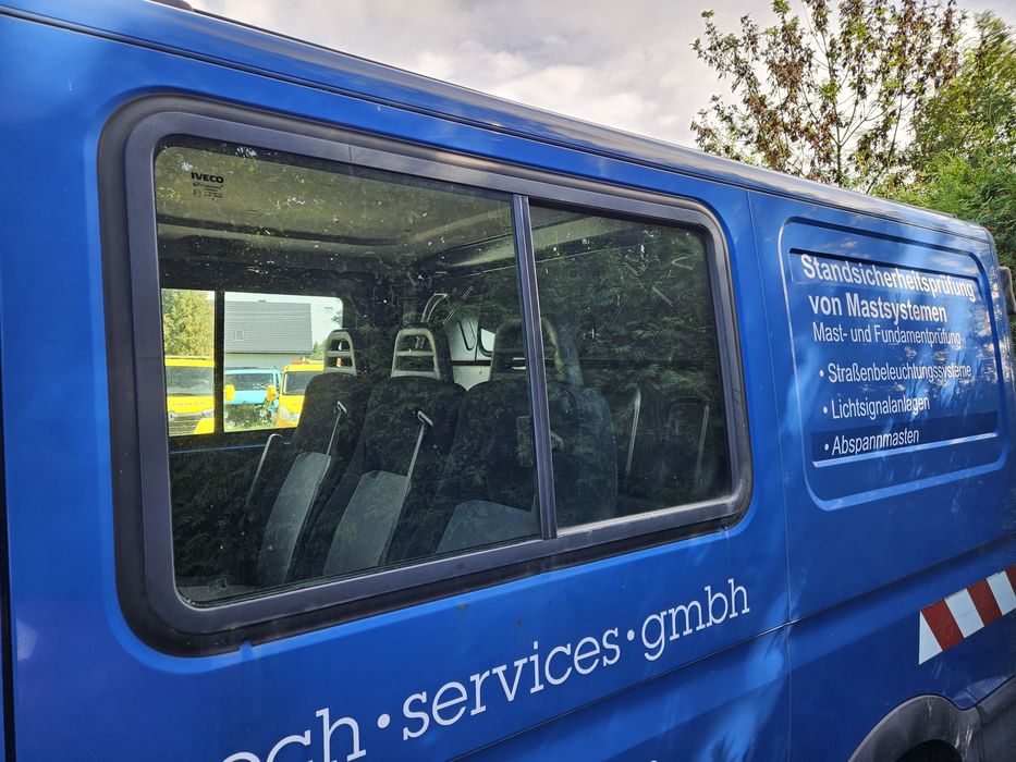 Iveco Daily Lawka dubel kanapa wnetrze szyby stopien drzwi lampa dwojk