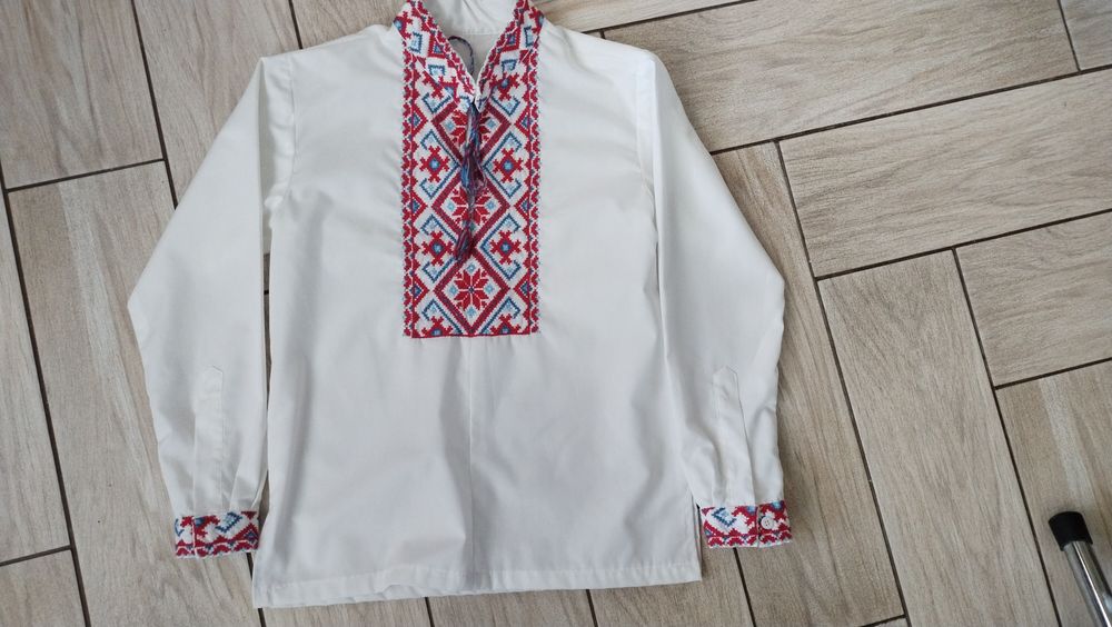 Вишиванка ручної роботи на хлопчика 9-10 років